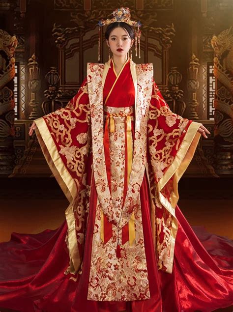 Dress chinese wedding - Traditional Chinese Wedding Qun Kua | Guo Da Li Package Singapore. Jin Weddings (锦中式婚礼) is a one-stop traditional wedding company based in Singapore. We specialise in, amongst others, traditional gown (Qun Kua, Xiu He Fu, etc) rentals, overseas photography and Guo Da Li products.
